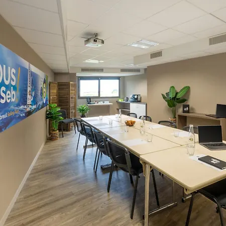 Ibis Styles Olonne מלון